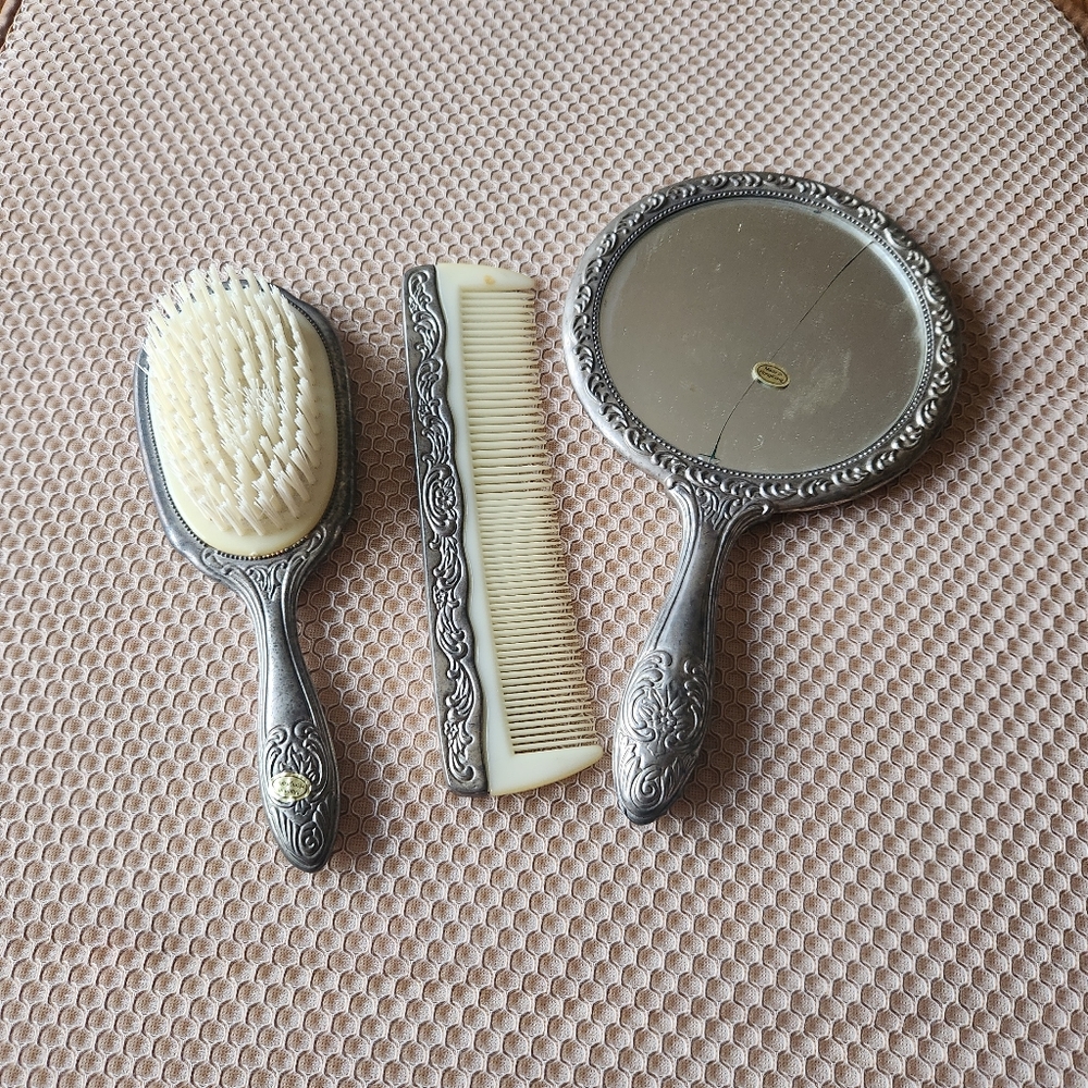 Vintage 3-Piece Vanity Set – Brush, Comb & Hand Mirror – Mirror Cracked – As Is